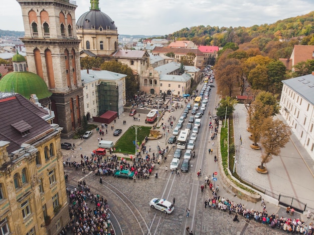 LVIV 우크라이나 2018년 10월 7일 도시 거리에서 공중보기 종교 행렬