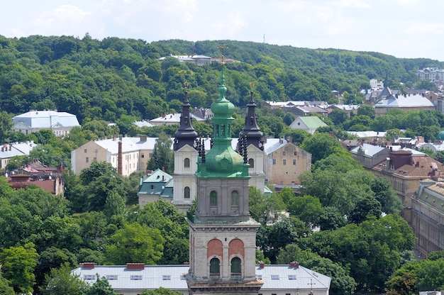 Lviv. 높은 타워에서 봅니다.