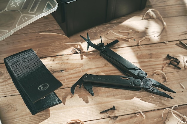 LVIVRAINE 21 december 2023 Multitool Leatherman Wave Plus zwart