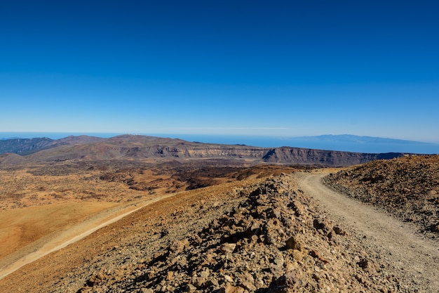 Maan landschap. Trek door het nationale park Las Canadas, Pico del Teide, Tenerife