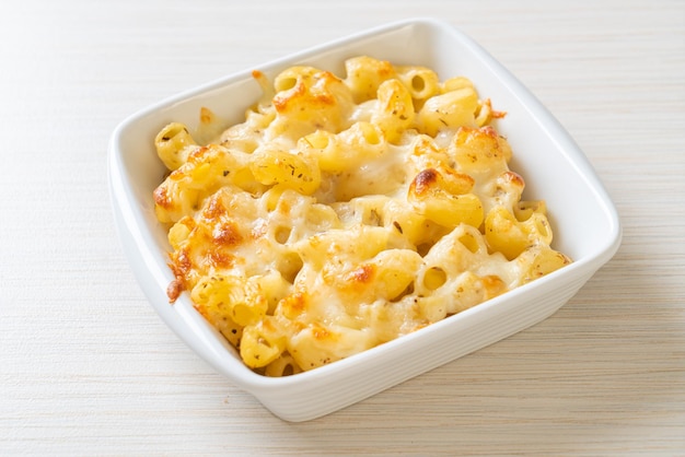 mac and cheese, macaroni pasta in kaassaus - Amerikaanse stijl