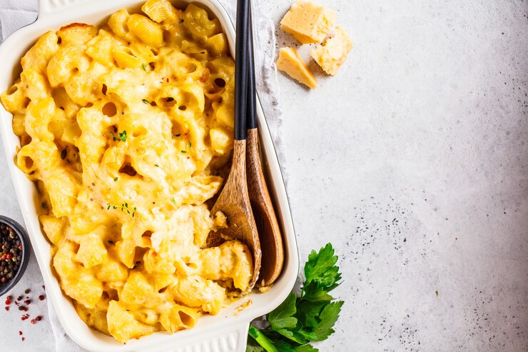 Mac and cheese in the oven dish