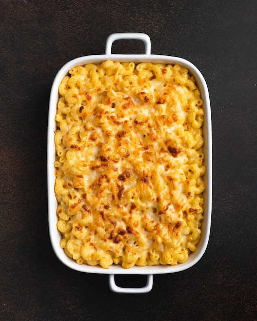 Photo mac and cheese traditional american food top view