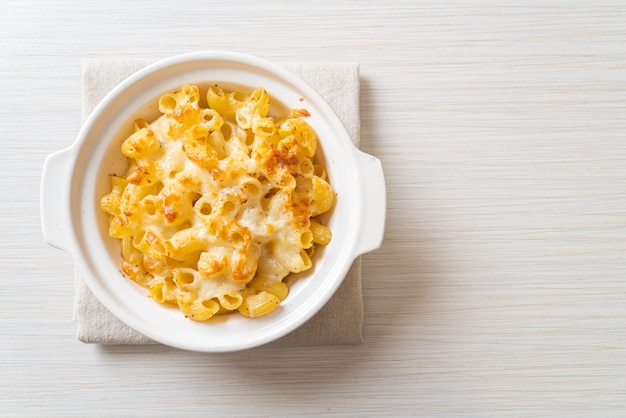 mac en kaas, macaroni-pasta in kaasachtige saus - Amerikaanse stijl