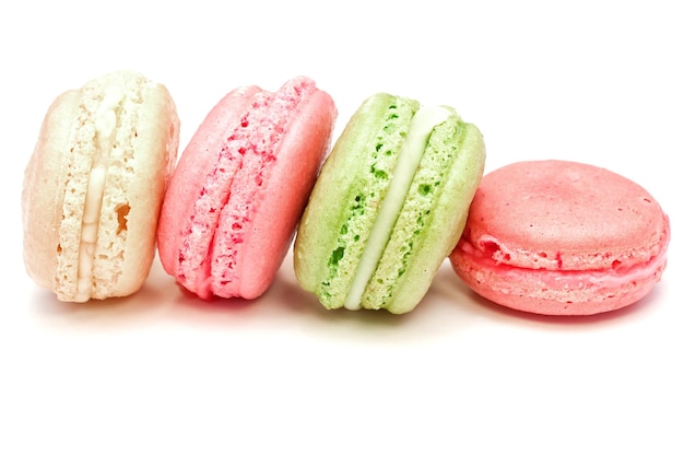 macaron taart op witte achtergrond