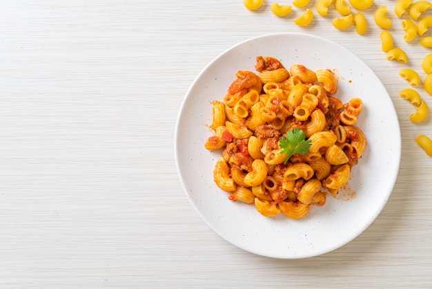 macaroni met tomatensaus en varkensgehakt, american chop suey, amerikaanse goulash