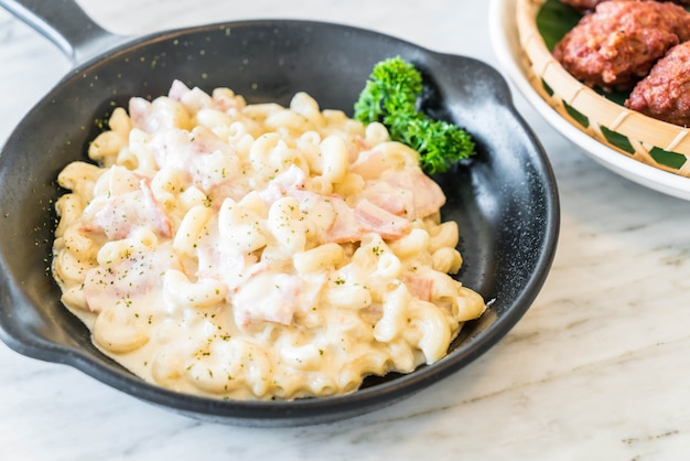 macaroni with ham and cheese