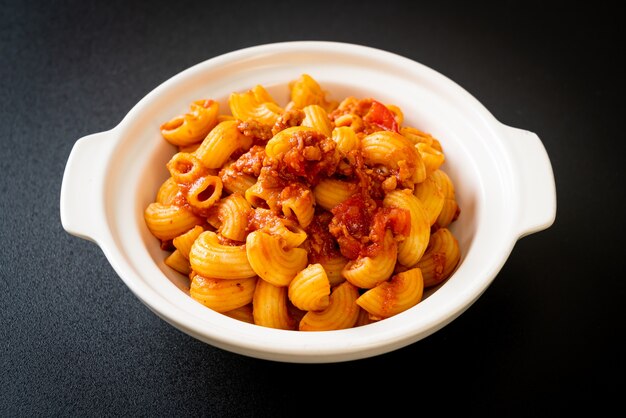 macaroni with tomatoes sauce and mince pork, american chop suey, american goulash