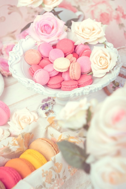 Photo macarons or macaroons dessert sweet beautiful to eat