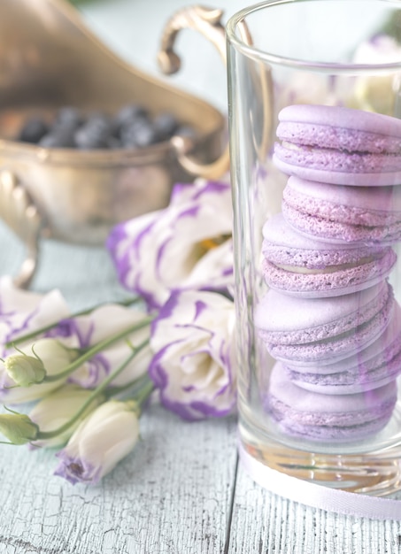 Macarons met verse bosbessen