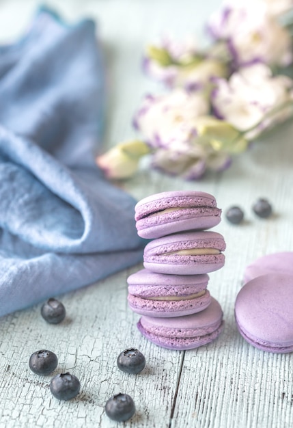 Macarons with fresh blueberries