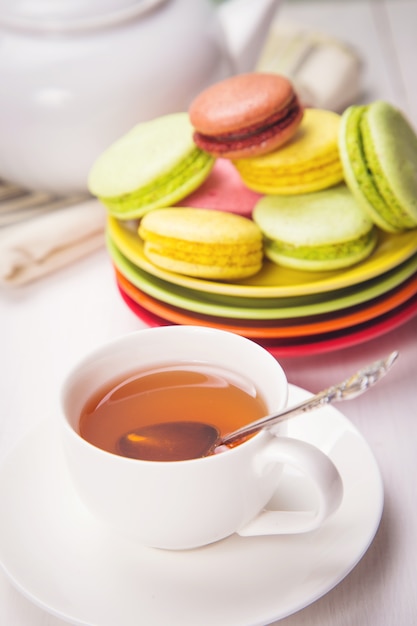 Macaroons with tea