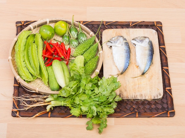 Photo mackerel and fresh vegetables ingredients