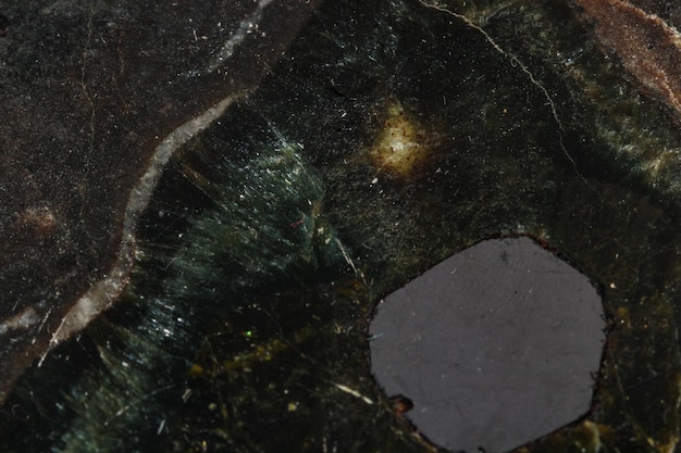 Macro Diopside minerale steen op zwarte achtergrond