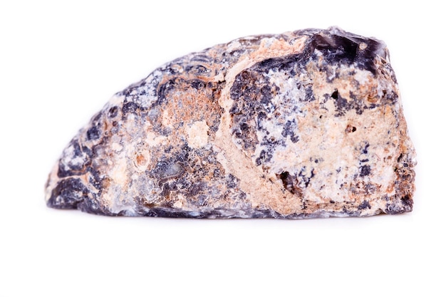 Бутон агата макроминерального камня на белом фоне