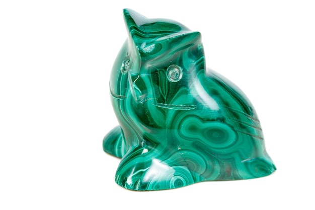 Photo macro mineral stone owl from malachite