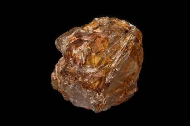 Macro minerale steen Fenster Quartz Crystal op een zwarte achtergrond
