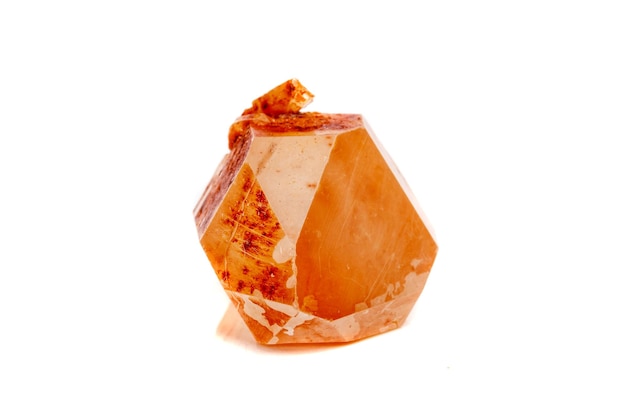 Macro minerale steen Lemurian Crystal een witte achtergrond