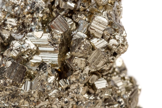 Macro minerale steen Pyriet goud op witte achtergrond