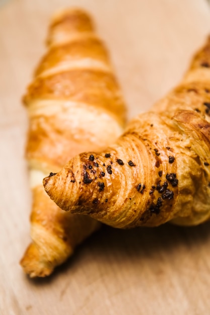 Foto macro-opname van verse franse croissant