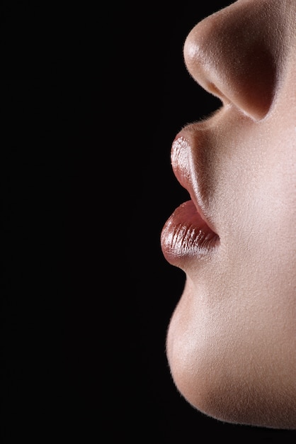 Macro side view of lips and chin