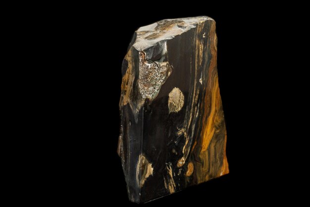 Macro steen minerale jaspis op zwarte achtergrond