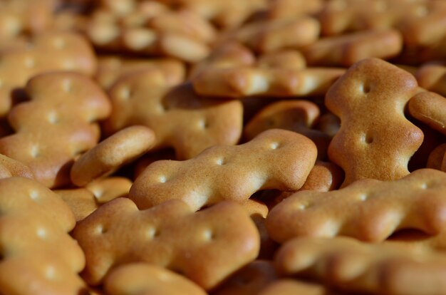 Macrofotografie van een veel geel gezouten kraker