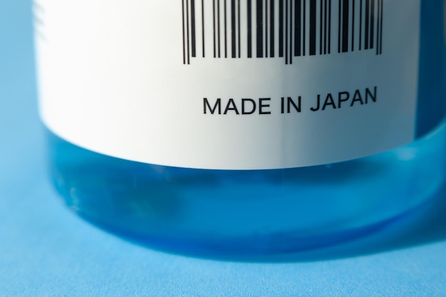 Made in japan etiket geschreven op pompfles alcoholgel barcode