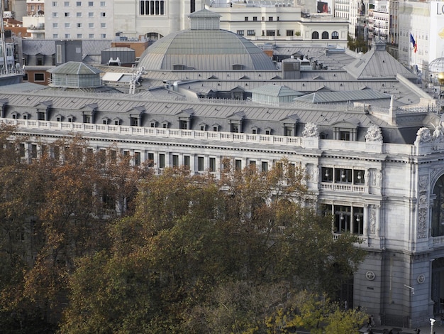 Madrid City Hall, Communications Palace-architectuuroriëntatiepunt, van bovenaf bekijken tijdens een zonnige dag in Spanje.