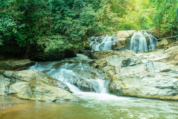 Водопад Мае Са в Таиланде