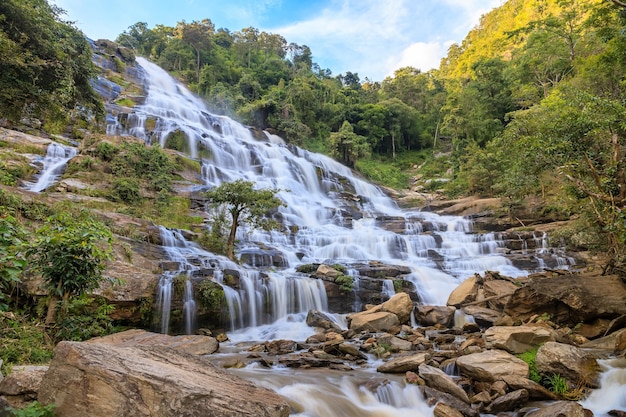 Водопад Mae Ya Национальный парк Doi Inthanon Чиангмай Таиланд