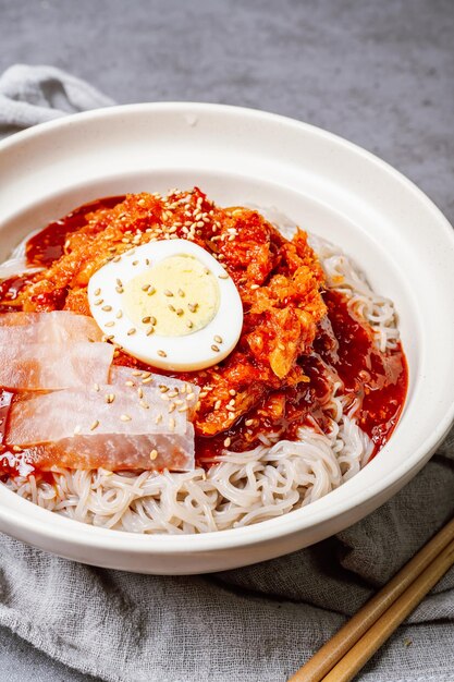 매콤 살콤한 코다리 회냉면 한국음식 요리