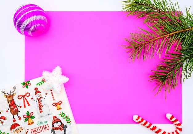 Magenta vel papier en kerstdecor