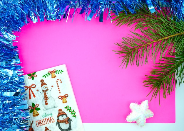 Magenta vel papier en kerstdecor