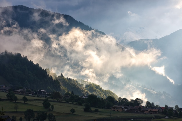 Magische ochtend in de bergen, Oostenrijk