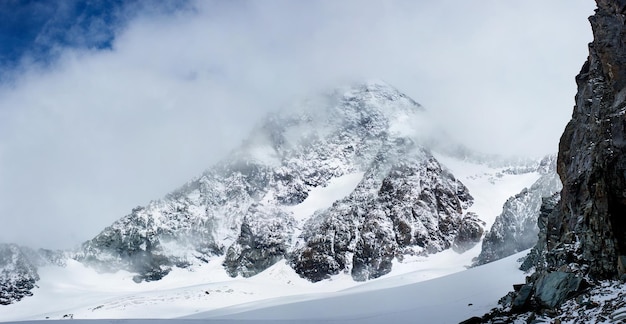 オーストリアのグロースグロックナー山脈の壮大な風景