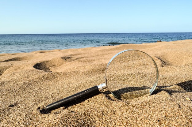 写真 砂浜 の 拡大 鏡