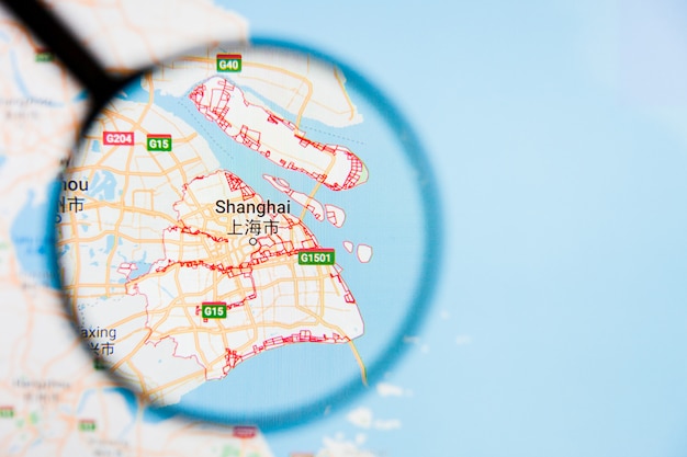 Увеличительное стекло на карте Китая