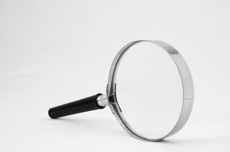 Photo magnifying glass