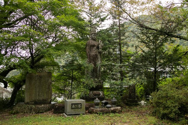 Photo magome japan 1st october 2023 a temple on the nakasendo trail between tsumago and magome in kiso