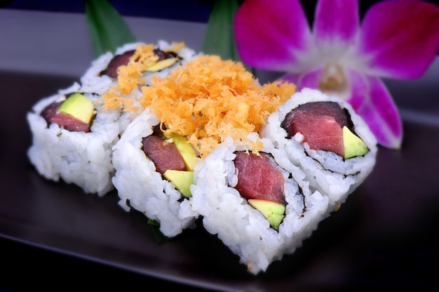 Maguro American sushi roll