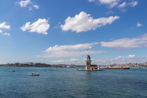 ボスポラス海峡、イスタンブール、トルコの乙女の塔