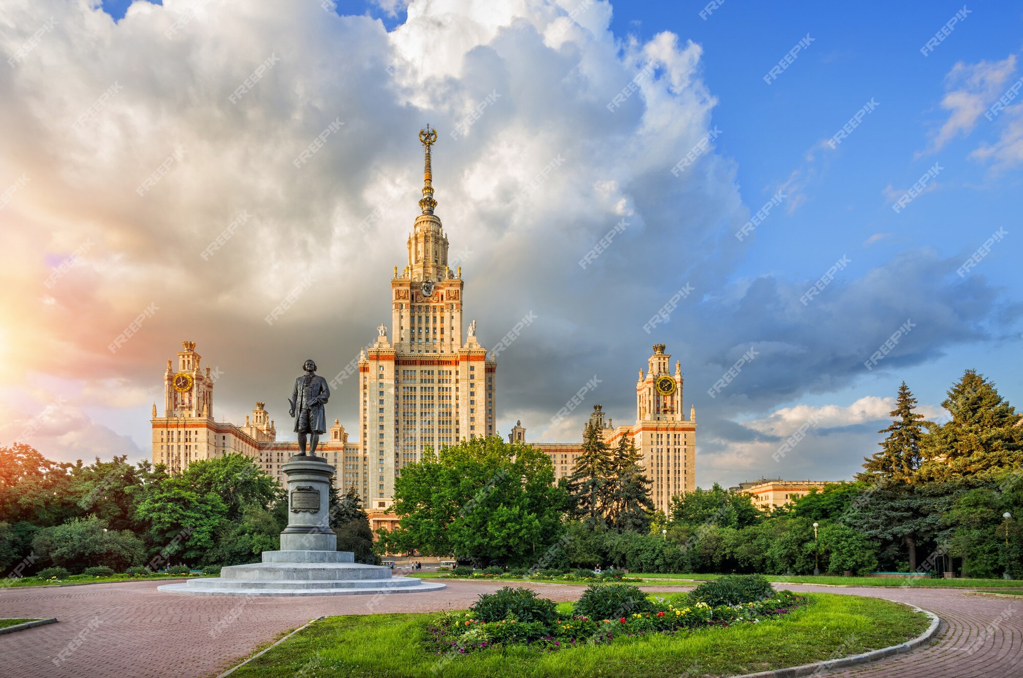 Фото университета имени ломоносова в москве. Московский государственный университет имени м.в.Ломоносова，МГУ. Университет МГУ В Москве. Главное здание МГУ имени м.в. Ломоносова. Ломоносов университет в Москве.