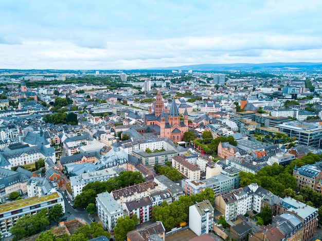 Vista aerea della cattedrale di magonza germania