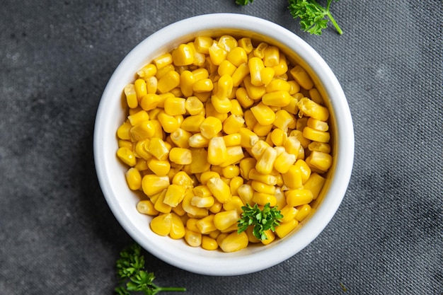 maïs bord maïs gekookt vers gezond maaltijd voedsel snack dieet op tafel kopieer ruimte voedsel achtergrond