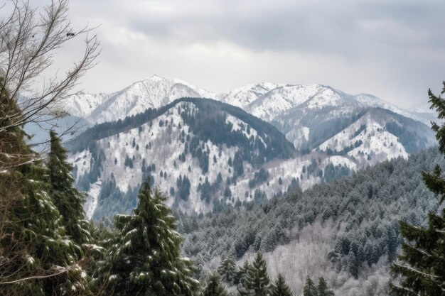 生成 AI で作成された、雪に覆われ常緑樹が点在する雄大な山脈