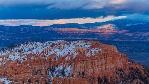 Majestueus Bryce Canyon National Park bij zonsondergang