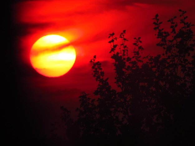 Majestueus uitzicht op de zonsondergang