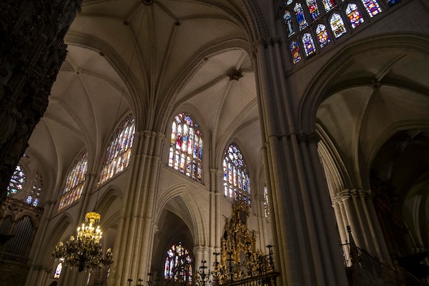 Majestueuze interieur van de kathedraal toledo, spanje. door unesco . uitgeroepen tot werelderfgoed