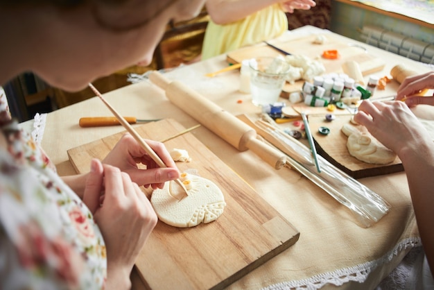 写真 手作りの生地を作る